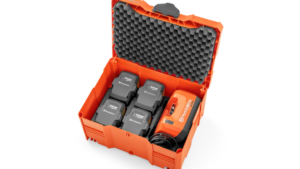 BOITE PVC ORANGE POUR RANGEMENT 4 BATTERIES ET 1 CHARGEUR HUSQVARNA