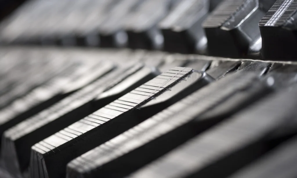 Rubbertrack-close-up-e1739374467185-1536x919