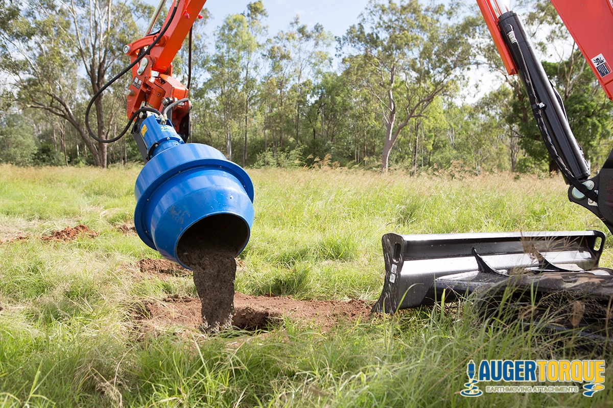 45-Excavator-with-Earth-Drill-4500-and-Mixing-Bowl-Setup