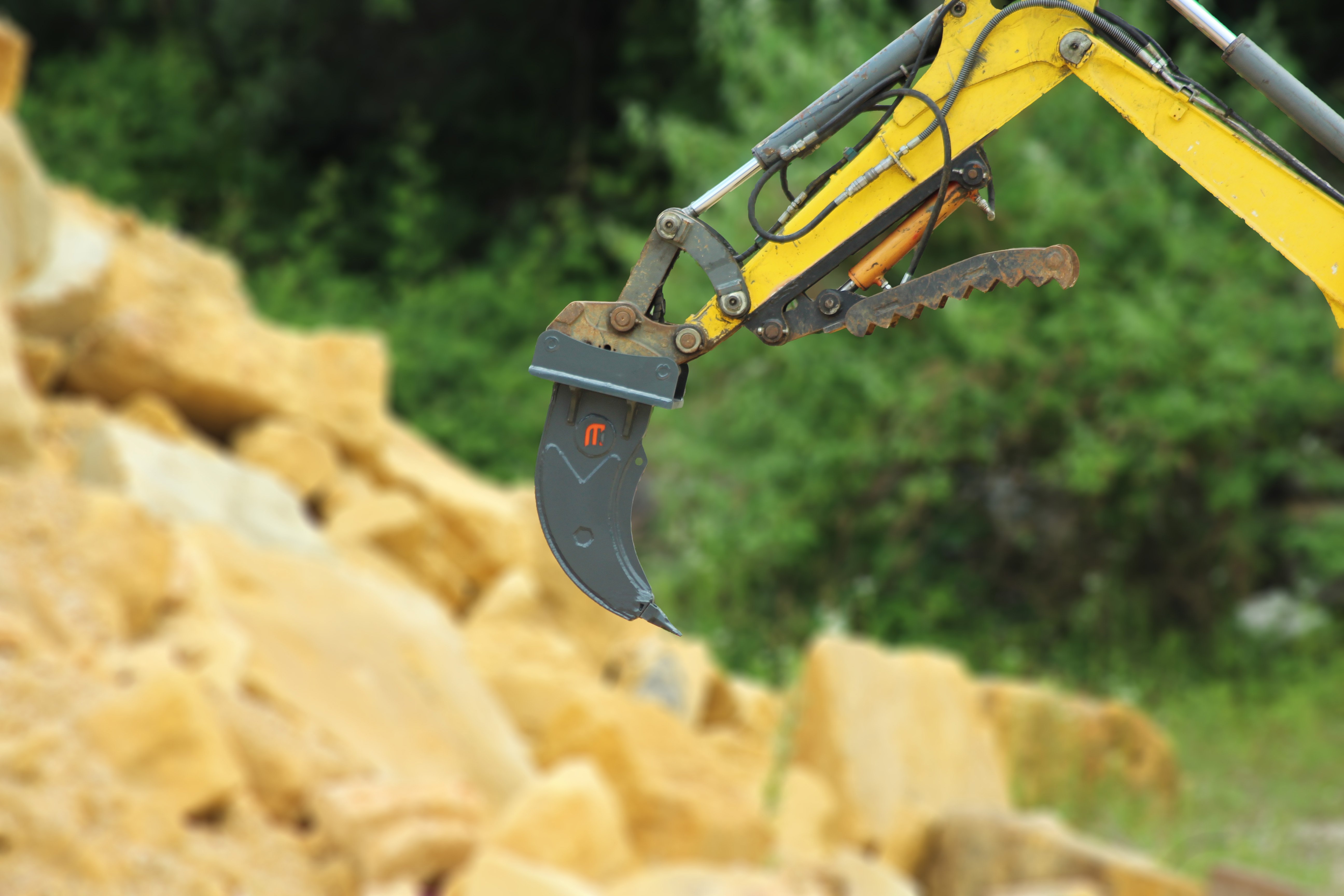 DENT DE DEROCTAGE POUR PELLE 14 à 18 TONNES AVEC OREILLES AXES DE 65mm SOUDES - Image 6